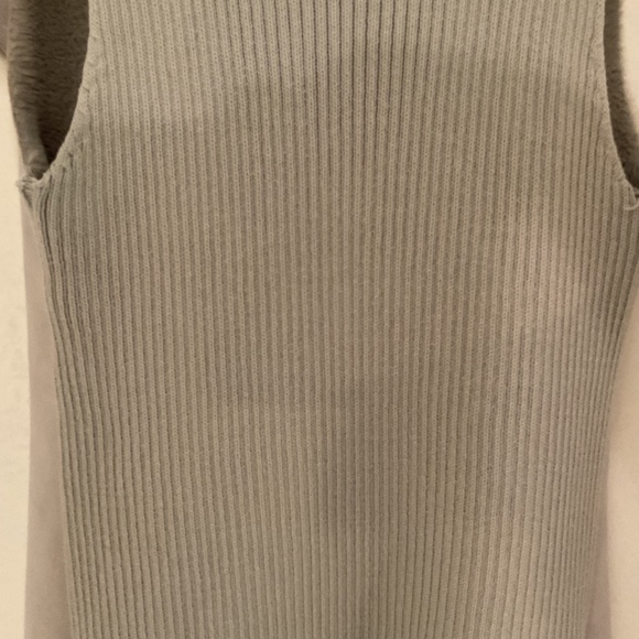 CLOTHING $5 - Picture 6 of 8